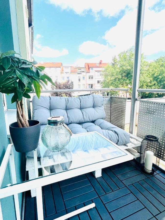 Renoviertes Apartment In Zentraler Lage - Wlan, Smart-Tv, Kuche, Balkon Und Queensize-Bett Fur 4 Gaste Erfurt Luaran gambar